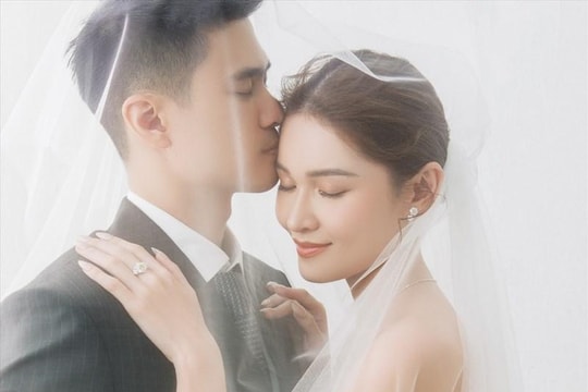 Ảnh cưới ngọt ngào của á hậu 2 Hoa hậu Việt Nam Thùy Dung và chồng thạc sĩ