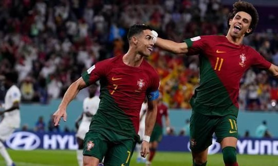 Ronaldo ghi bàn, Bồ Đào Nha giành chiến thắng trong trận ra quân World Cup 2022