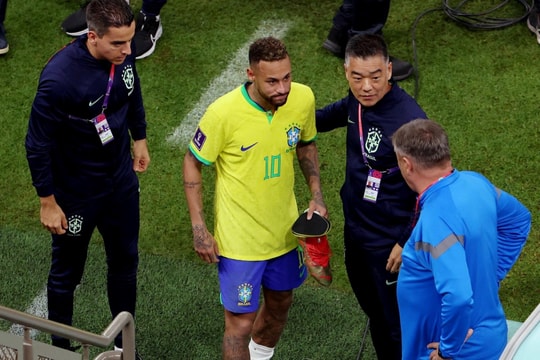 Neymar nguy cơ nghỉ hết vòng bảng; Marco Reus và dàn cầu thủ Dortmund học nấu phở ở Việt Nam