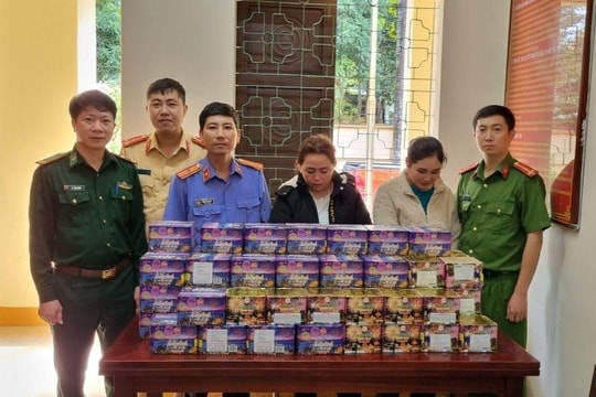 Bắt 2 đối tượng, thu giữ hơn 100 kg pháo hoa nổ các loại