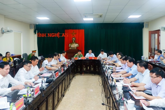 Bí thư Tỉnh ủy Nghệ An Thái Thanh Quý tiếp công dân phiên định kỳ tháng 11/2022