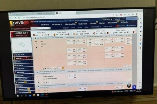 Tạm giữ hình sự 13 người trong đường dây cá độ mùa World Cup