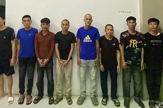 Trong đêm triệt xóa 7 điểm bán lẻ ma túy, bắt 11 đối tượng cùng nhiều vũ khí