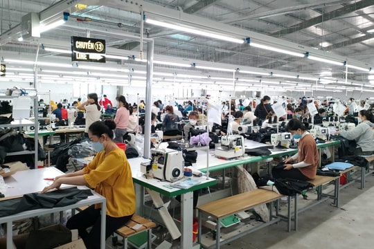 Giải pháp tháo gỡ tình trạng giảm giờ làm, chấm dứt hợp đồng lao động 