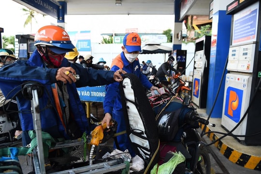 Giá xăng giảm tiếp hơn 1.000 đồng