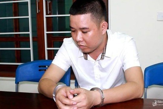 Bắt đối tượng cầm đầu đường dây vận chuyển pháo nổ từ nước ngoài về Việt Nam