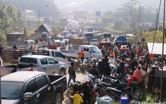 Tạm dừng họp Chợ biên giới Cửa khẩu quốc tế Nậm Cắn