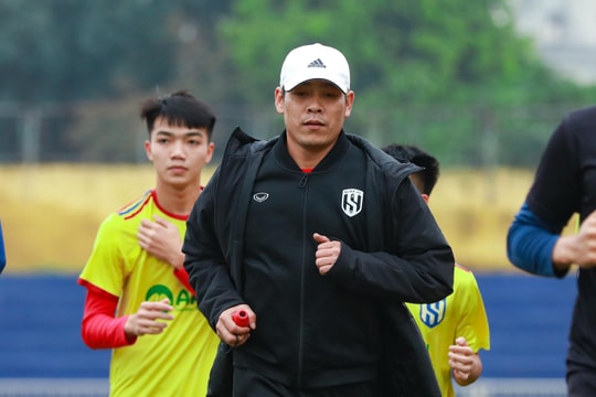 Huấn luyện viên Huy Hoàng đặt mục tiêu cho Sông Lam Nghệ An ở mùa giải mới