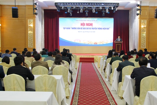 Gần 120 học viên tham gia tập huấn 'Những vấn đề báo chí và truyền thông hiện nay'