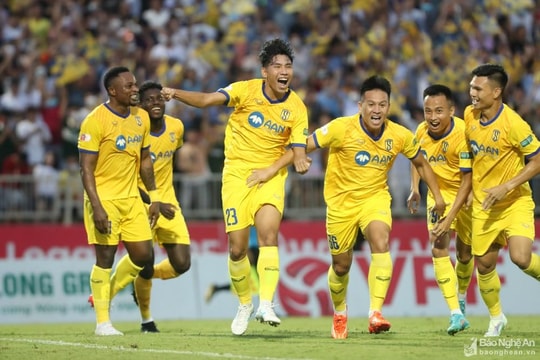 V. League và cuộc đua quyết liệt ngoài sân cỏ