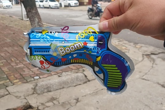 Nghệ An: Nhiều học sinh nhập viện nghi do hít phải khí độc từ súng đồ chơi