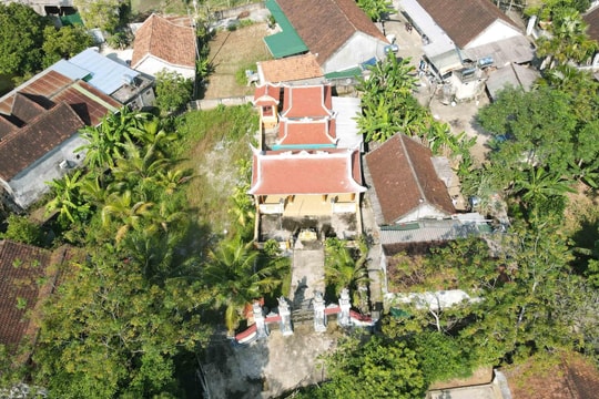 Nghệ thuật điêu khắc độc đáo của nhà thờ họ Võ ven sông Lam