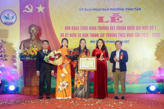 Trường THCS Vinh Tân kỷ niệm 50 thành lập và đón nhận trường chuẩn Quốc gia