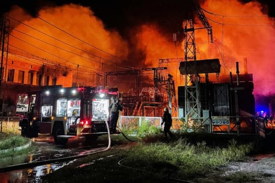 Miền nam Ukraine bị tập kích, chính quyền thân Nga ở Kherson muốn dùng Rúp