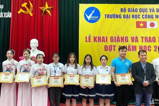 Trường Đại học Công nghệ Vạn Xuân khai giảng năm học 2022 - 2023