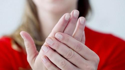 Ngón tay, chân sưng và ngứa vào mùa Đông, xử trí ra sao?