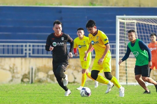 U21 Sông Lam Nghệ An trước giờ bóng lăn
