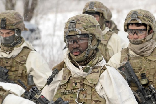 Mỹ triển khai binh sỹ áp sát biên giới Nga