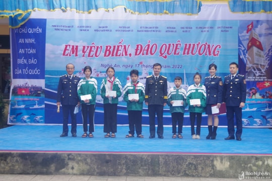 Hải đội 137 phối hợp Đoàn đặc nhiệm phòng chống tội phạm ma túy số 2 tổ chức cuộc thi 'Em yêu biển, đảo quê hương'