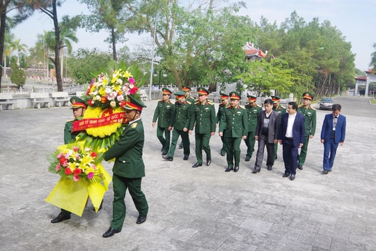 Đoàn công tác Quân ủy Trung ương - Bộ Quốc phòng hành trình về nguồn tri ân tại Nghệ An 