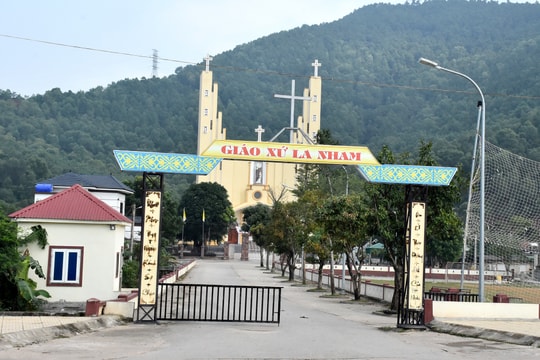 Niềm vui mùa Giáng sinh ở Giáo xứ La Nham