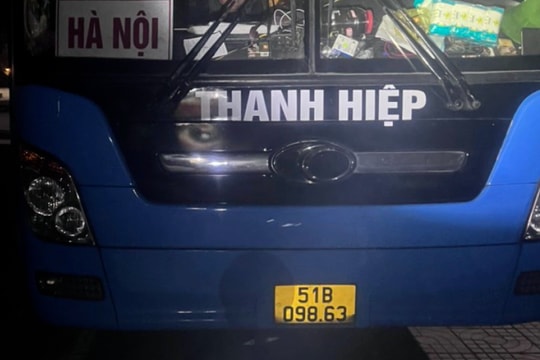 Nghệ An: Bắt xe khách giường nằm vận chuyển hơn 60kg pháo