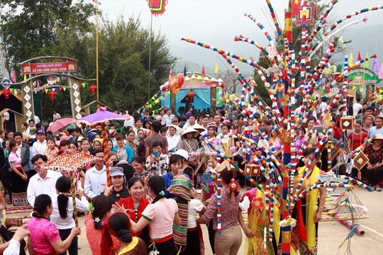 Đề xuất các giải pháp bảo tồn, phát huy giá trị di sản văn hóa phi vật thể ở Nghệ An