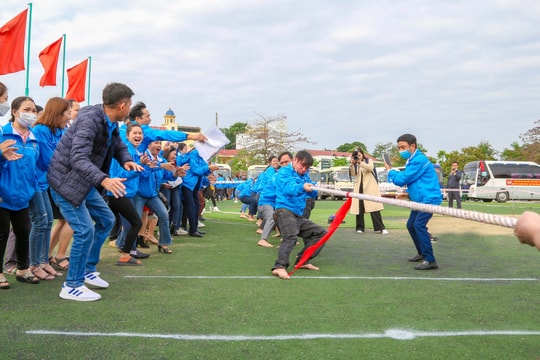 Niềm vui của công nhân trong ngày hội chào Xuân Quý Mão 2023