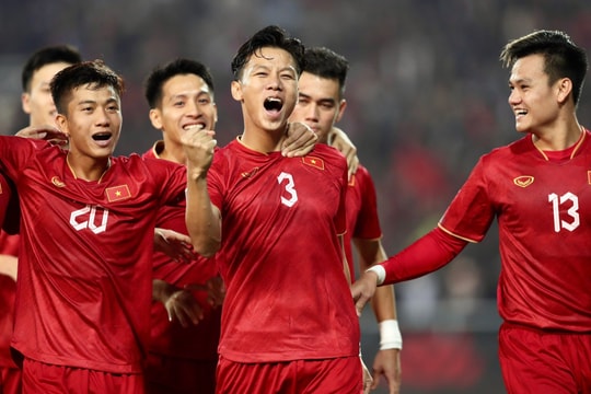 Quế Ngọc Hải ghi bàn, tuyển Việt Nam giành chiến thắng đậm trước tuyển Malaysia
