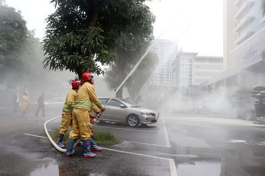 Công ty Điện lực Nghệ An tăng cường huấn luyện phòng, chống cháy nổ 