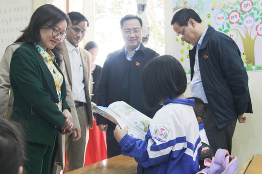 Giám sát việc thực hiện đổi mới chương trình, sách giáo khoa giáo dục phổ thông tại huyện Quỳ Châu