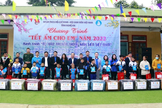 Ý nghĩa chương trình 'Tết ấm cho em' năm 2022 tại điểm trường vùng cao Nghệ An