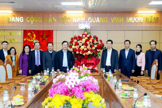 Lãnh đạo tỉnh thăm, động viên các đơn vị ngành Tài chính trực ngày làm việc cuối năm 2022