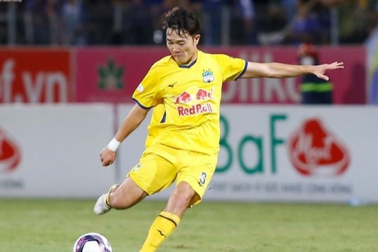 Xuân Trường chia tay Hoàng Anh Gia Lai; Tuyển Qatar sa thải huấn luyện viên sau thất bại tại World Cup 2022