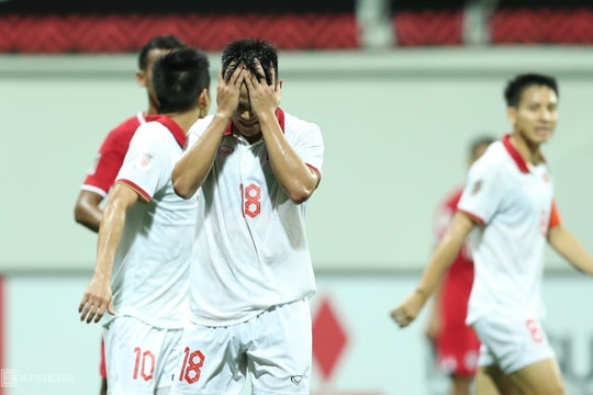 Toan tính của HLV Park Hang-seo trong trận hòa với Singapore?