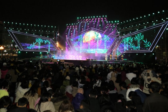 Chương trình nghệ thuật 'Hào khí Sông Lam' Chào năm mới 2023