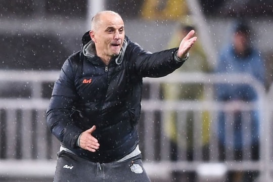 Câu lạc bộ Hà Nội chiêu mộ cựu huấn luyện viên vô địch Thai League; Xuân Trường cập bến Hải Phòng