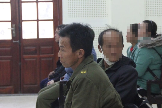 Nỗi đau đớn của người cha khi con gái vào tù