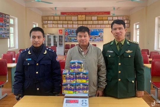 Phát hiện tài xế vận chuyển pháo lậu qua cửa khẩu về Việt Nam