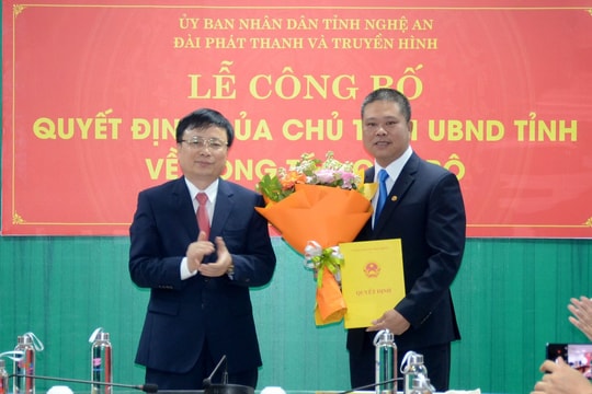 Trao Quyết định bổ nhiệm Phó Giám đốc Đài Phát thanh và Truyền hình Nghệ An