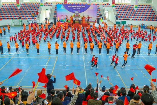 Gần 500 học sinh mầm non hòa chung không khí 'Ngày hội thể dục thể thao' tại thành phố Vinh