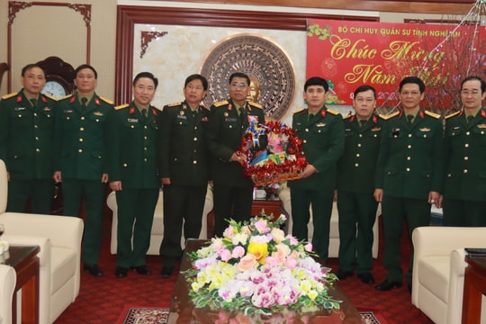 Bộ CHQS tỉnh Xiêng Khoảng (Lào) chúc Tết Bộ CHQS tỉnh Nghệ An