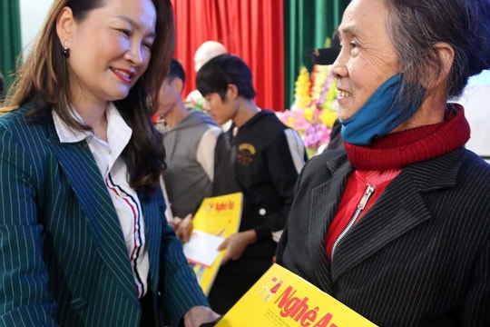 Mang xuân ấm, sẻ chia yêu thương đến với người nghèo 