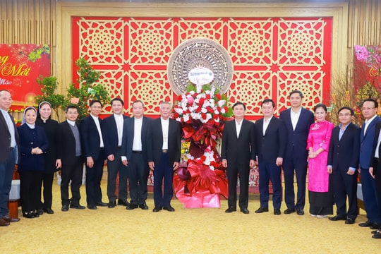 Tòa Giám mục Giáo phận Vinh chúc Tết Tỉnh ủy, HĐND, UBND, Ủy ban MTTQ Việt Nam tỉnh Nghệ An