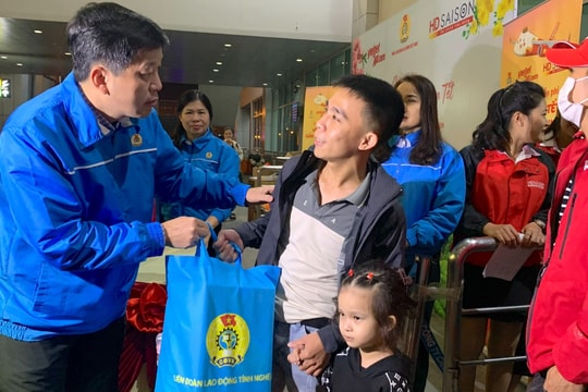 230 công nhân Nghệ An được về quê ăn Tết bằng chuyến bay 0 đồng