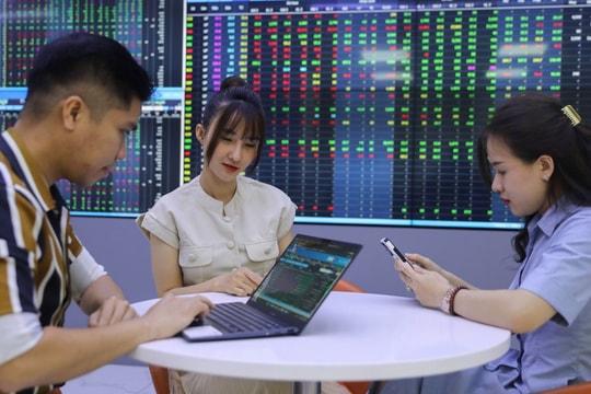 Người Việt đầu tư vào đâu để tránh lạm phát năm 2023?