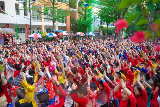 Học sinh xứ Nghệ hào hứng với lễ hội Tết cổ truyền