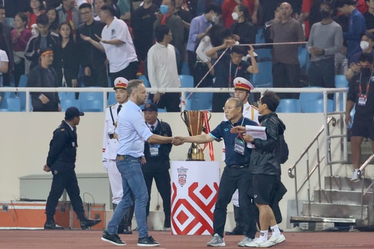 HLV Thái Lan: 'Trận lượt về chúng tôi sẽ hóa giải những bàn thắng của tuyển Việt Nam'