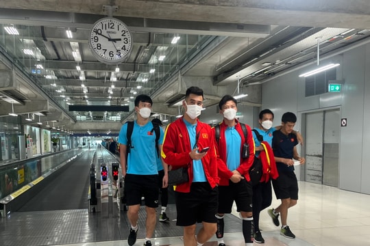 Tuyển Việt Nam có mặt tại Thái Lan, sẵn sàng cho trận chung kết AFF Cup lượt về