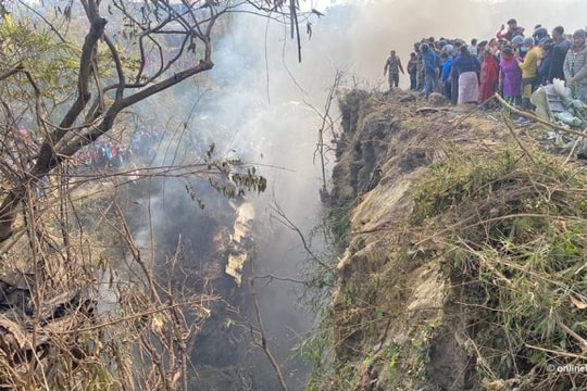 Rơi máy bay chở 72 người ở Nepal